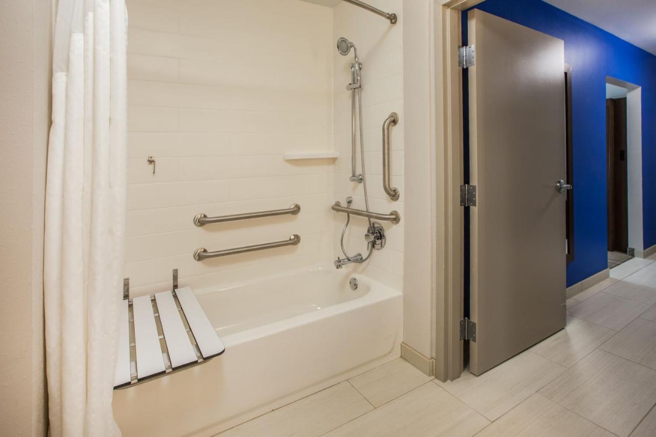 Holiday Inn Express - Blair By Ihg Buitenkant foto